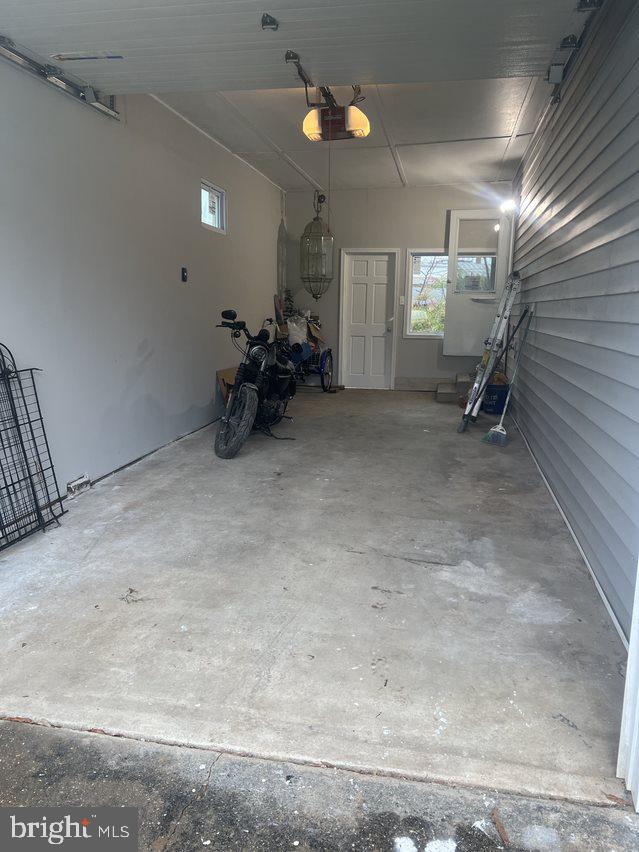 LAKECREST - Residential Lease