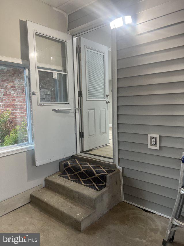 LAKECREST - Residential Lease