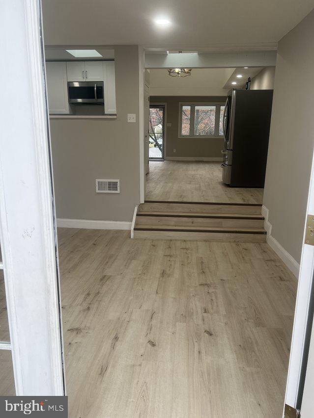 LAKECREST - Residential Lease