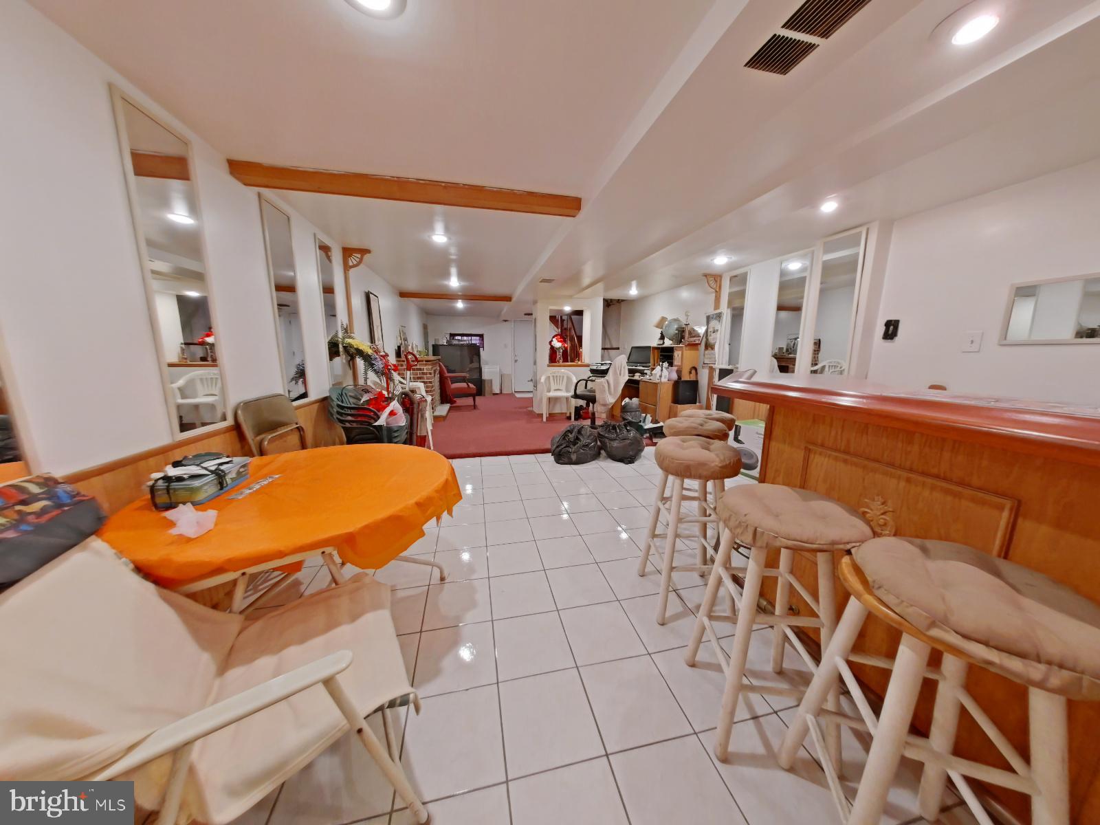 WEST OAK LANE - Residential