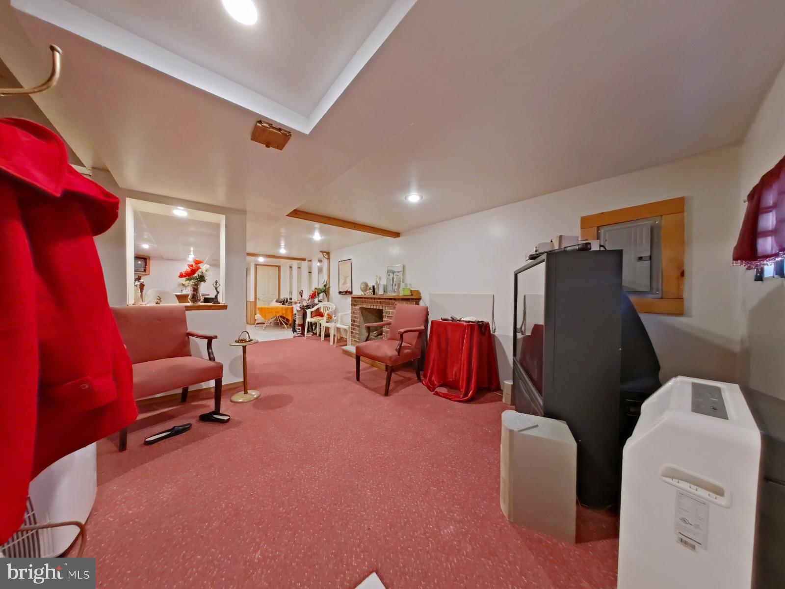 WEST OAK LANE - Residential