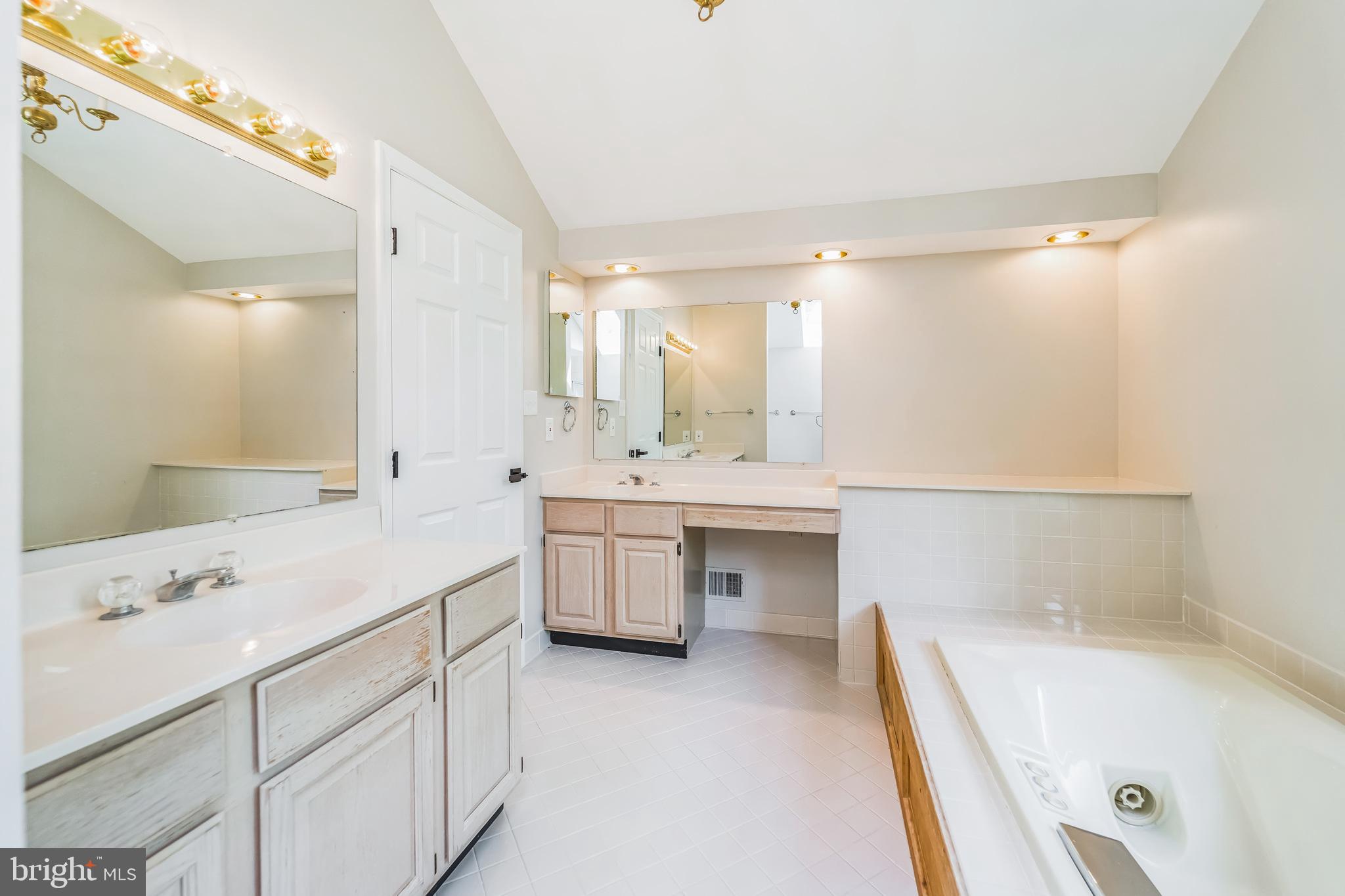 CHRISLAND ANNAPOLIS COVE - Residential