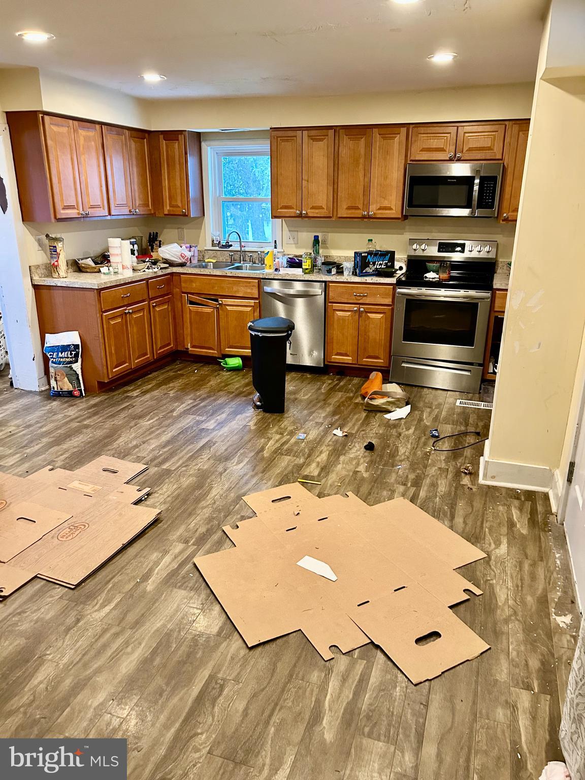 9 W PENNSYLVANIA AVENUE