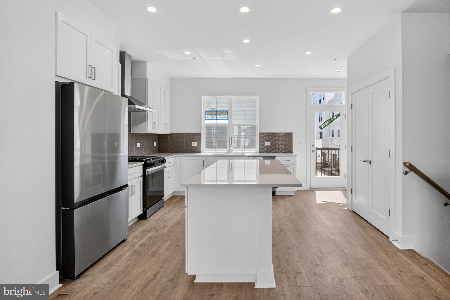 2521 FARMSTEAD DRIVE CLARKE 224 ELEVATOR