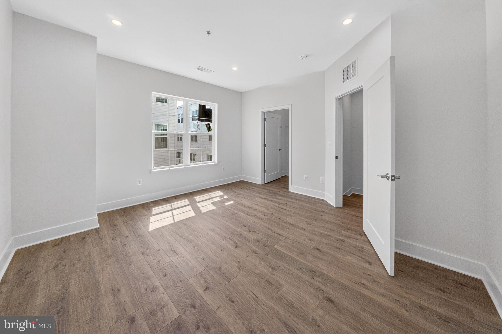 2521 FARMSTEAD DRIVE CLARKE 224 ELEVATOR