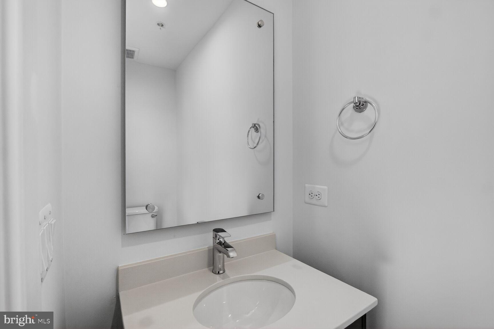 2521 FARMSTEAD DRIVE CLARKE 224 ELEVATOR