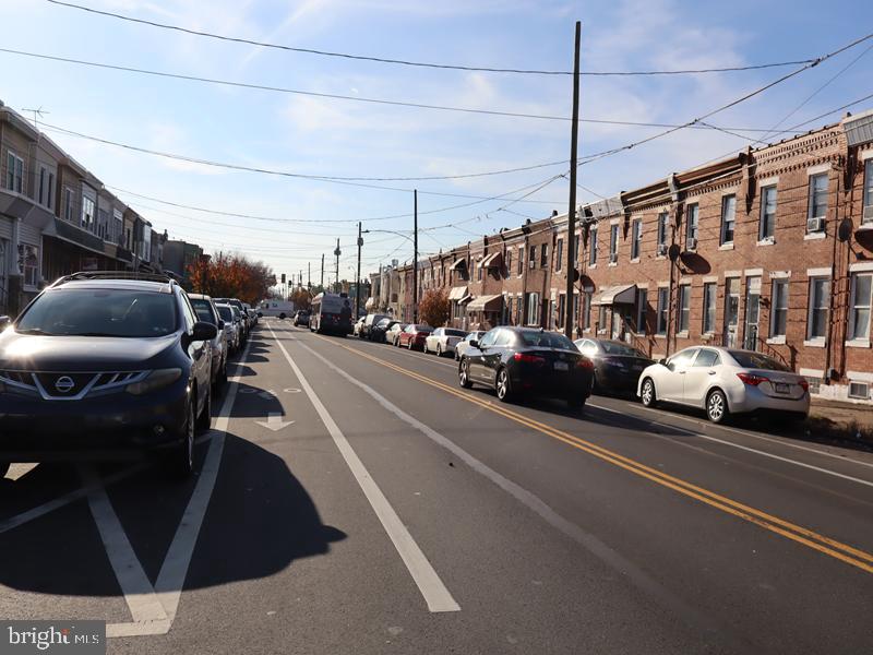 3221 ARAMINGO AVENUE