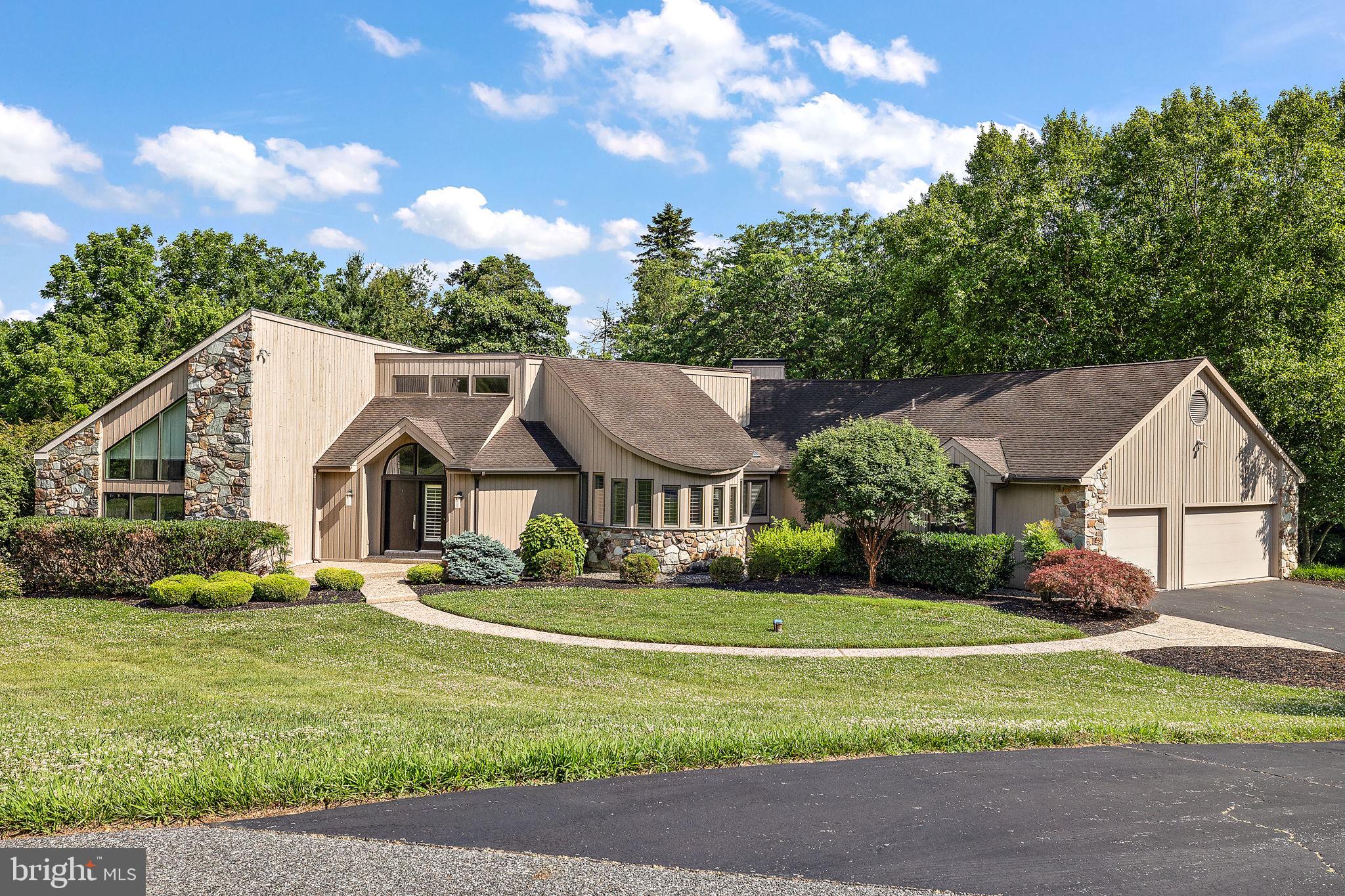 12 W MOZART DRIVE