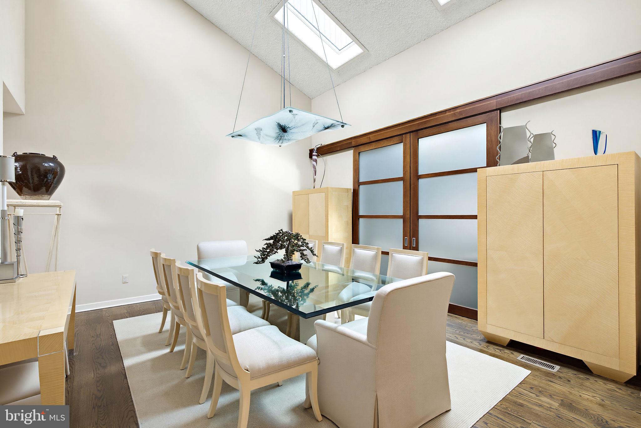 12 W MOZART DRIVE