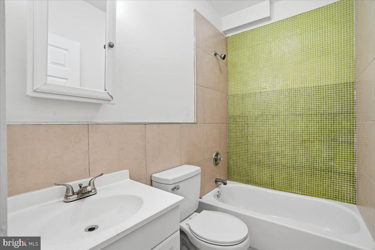 YORKTOWN - Residential Income