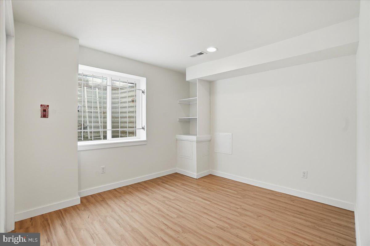 YORKTOWN - Residential Income