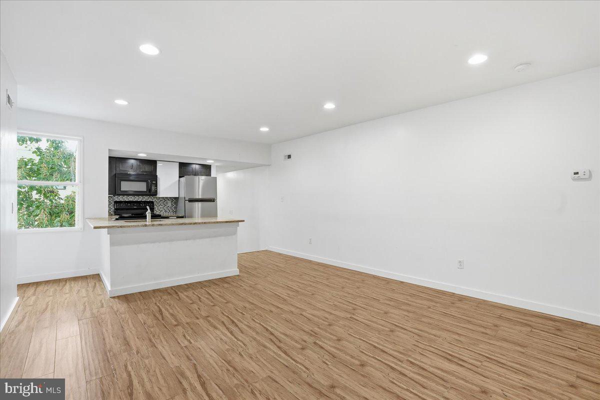 YORKTOWN - Residential Income