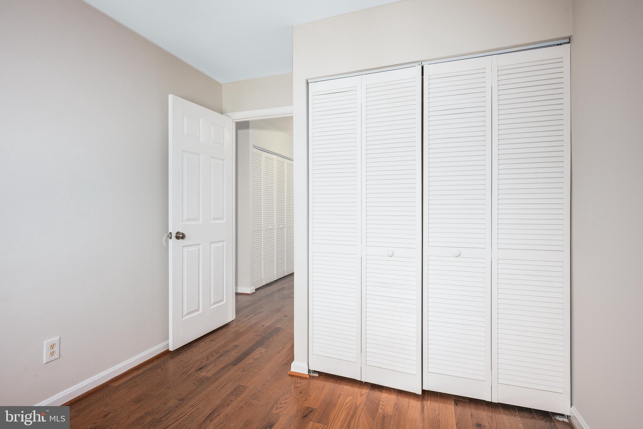 OAKWOOD VILLAGE CONDO - Residential