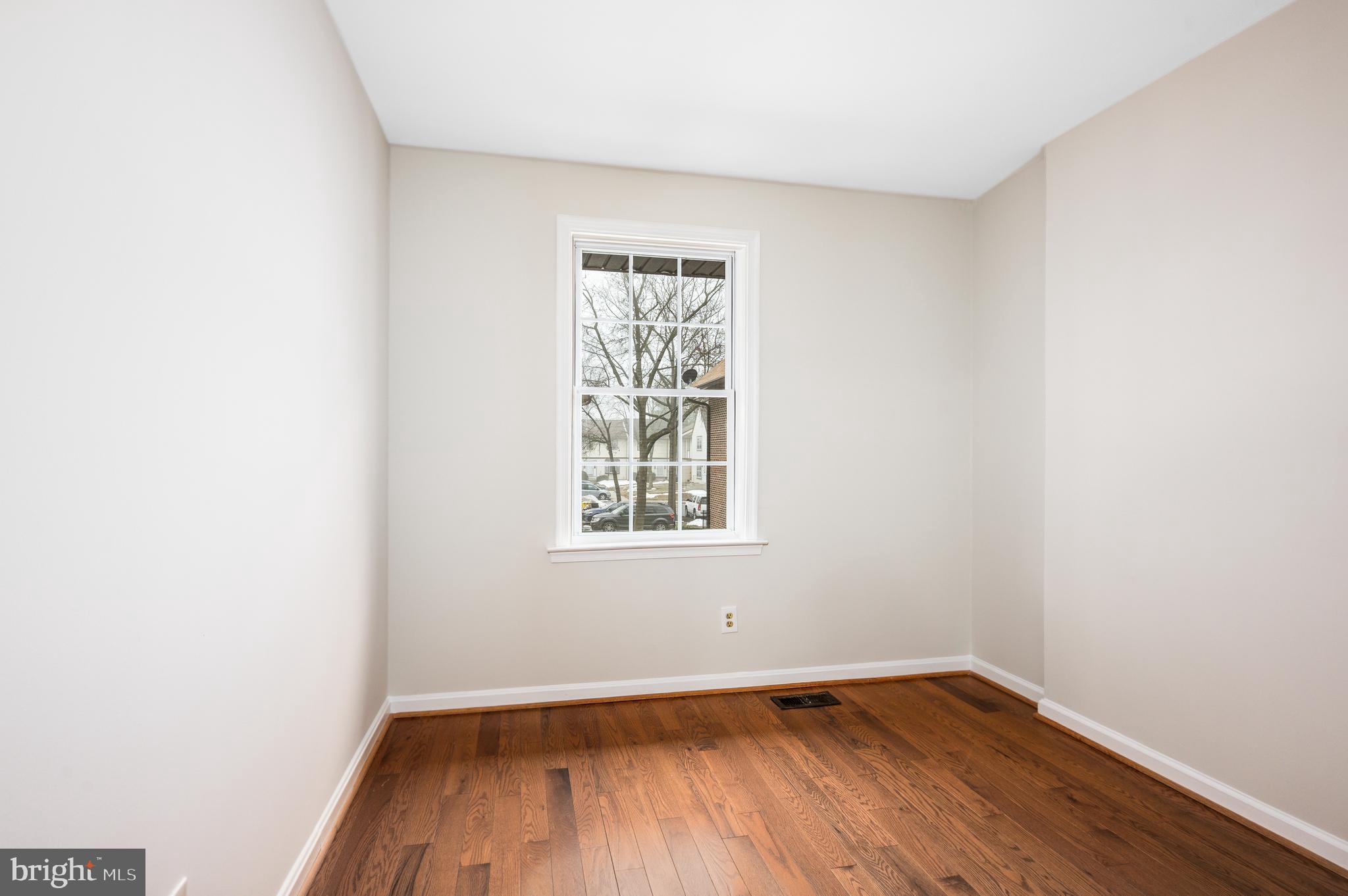 OAKWOOD VILLAGE CONDO - Residential