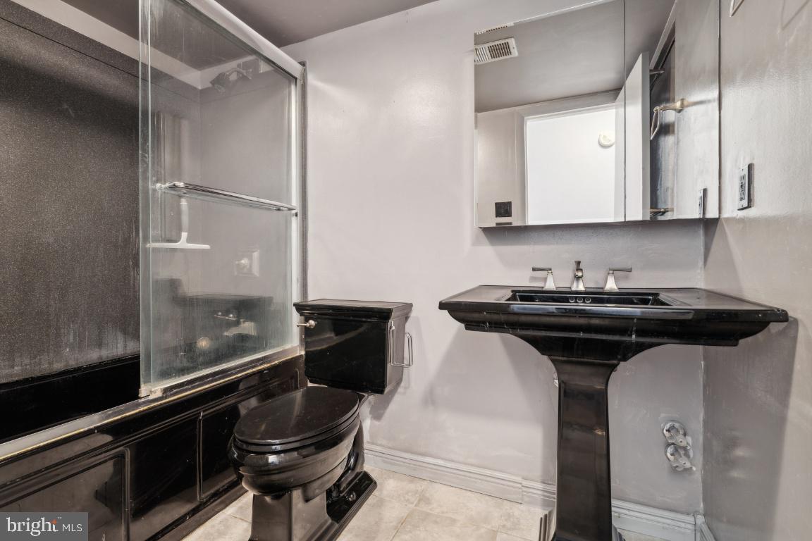 HAMPSTEAD VALLEY - Residential