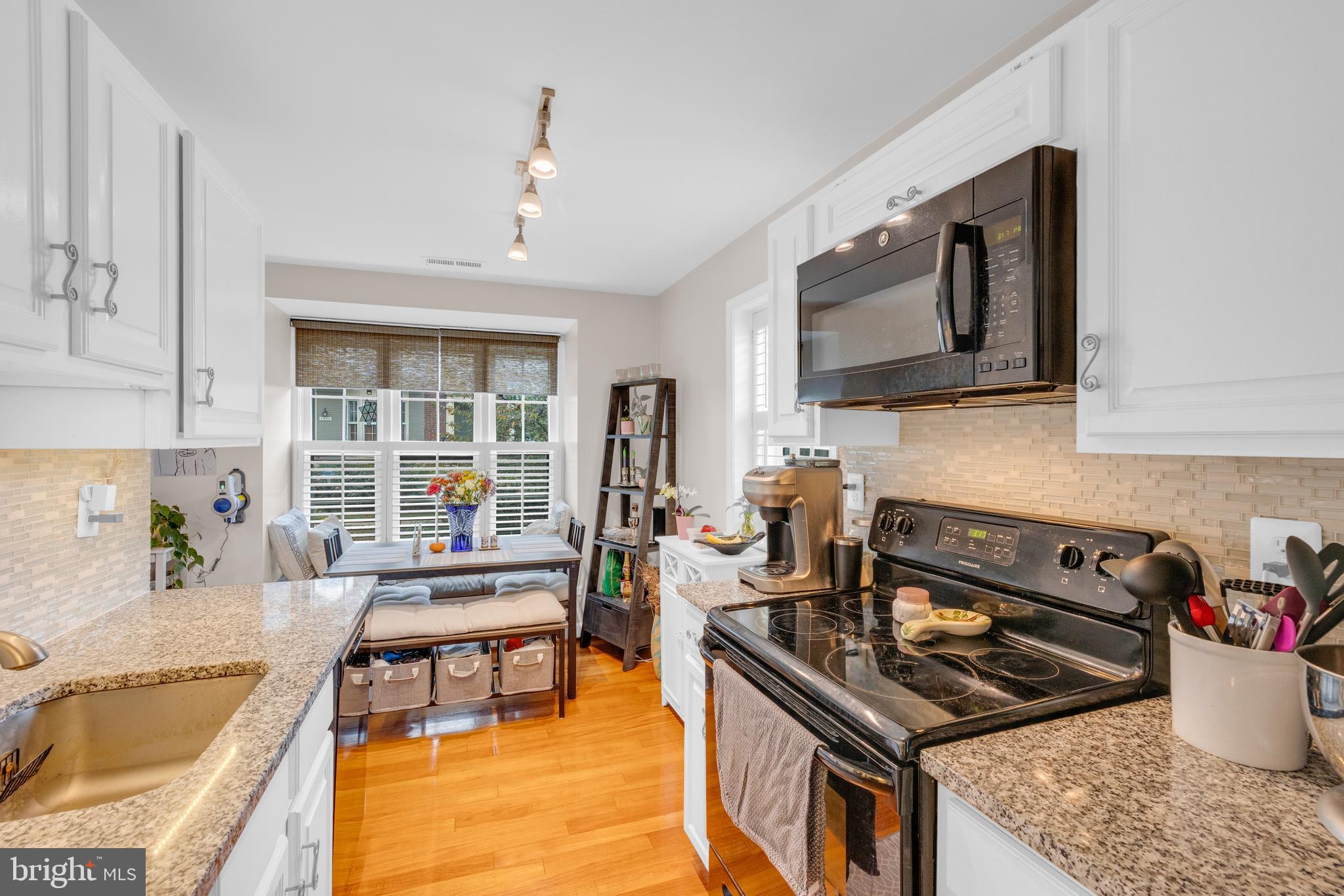 KENWOOD FOREST - Residential Lease