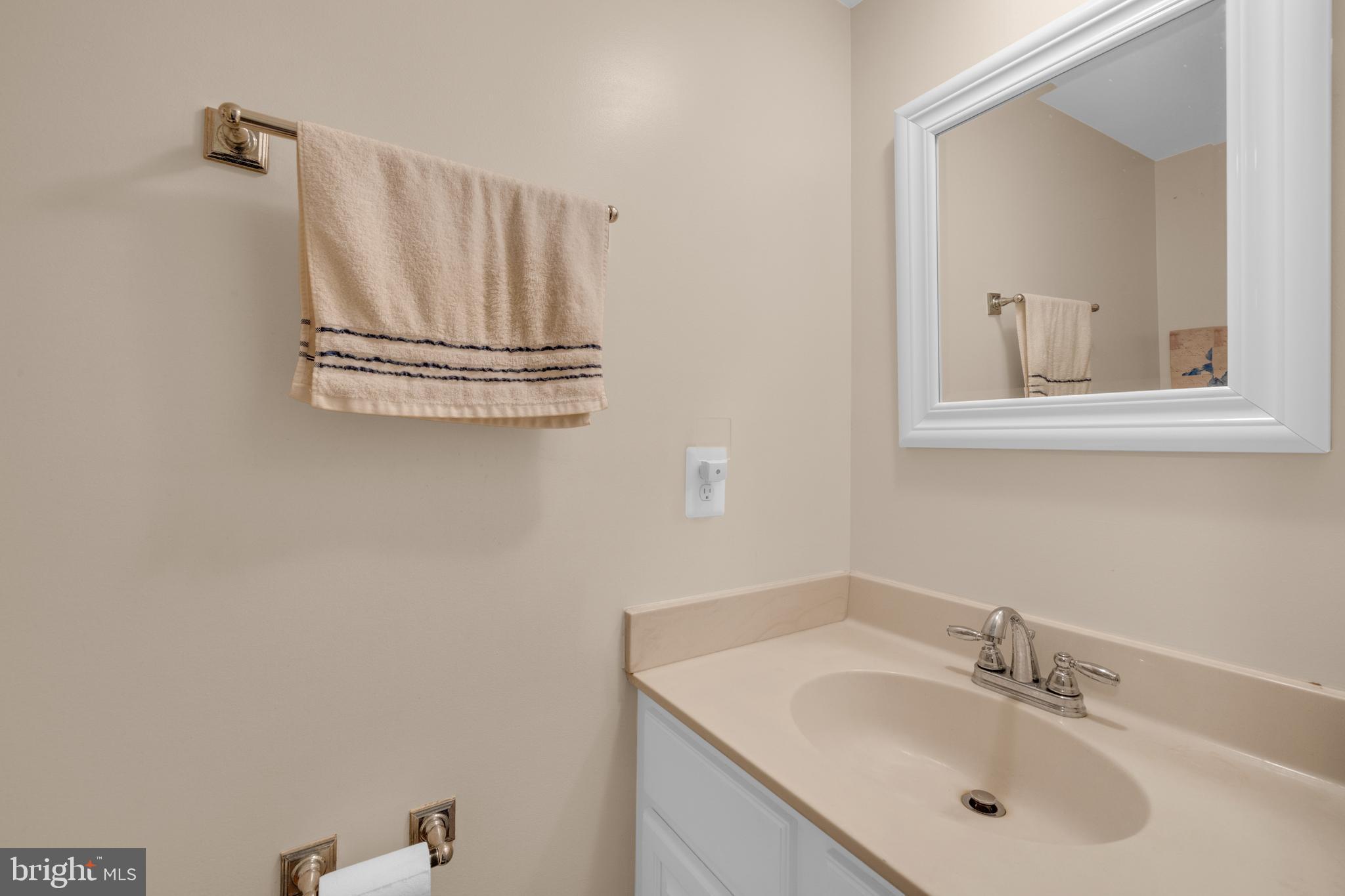 KENWOOD FOREST - Residential Lease