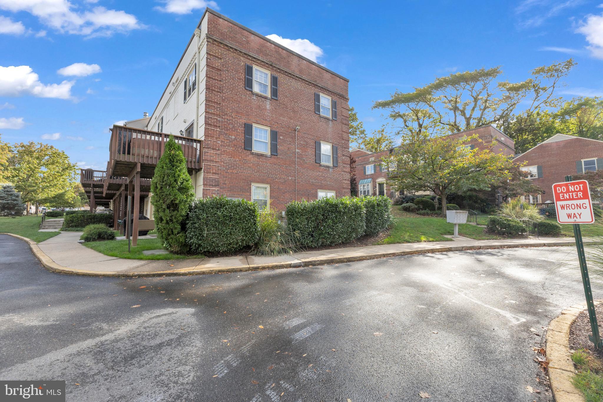 KENWOOD FOREST - Residential Lease