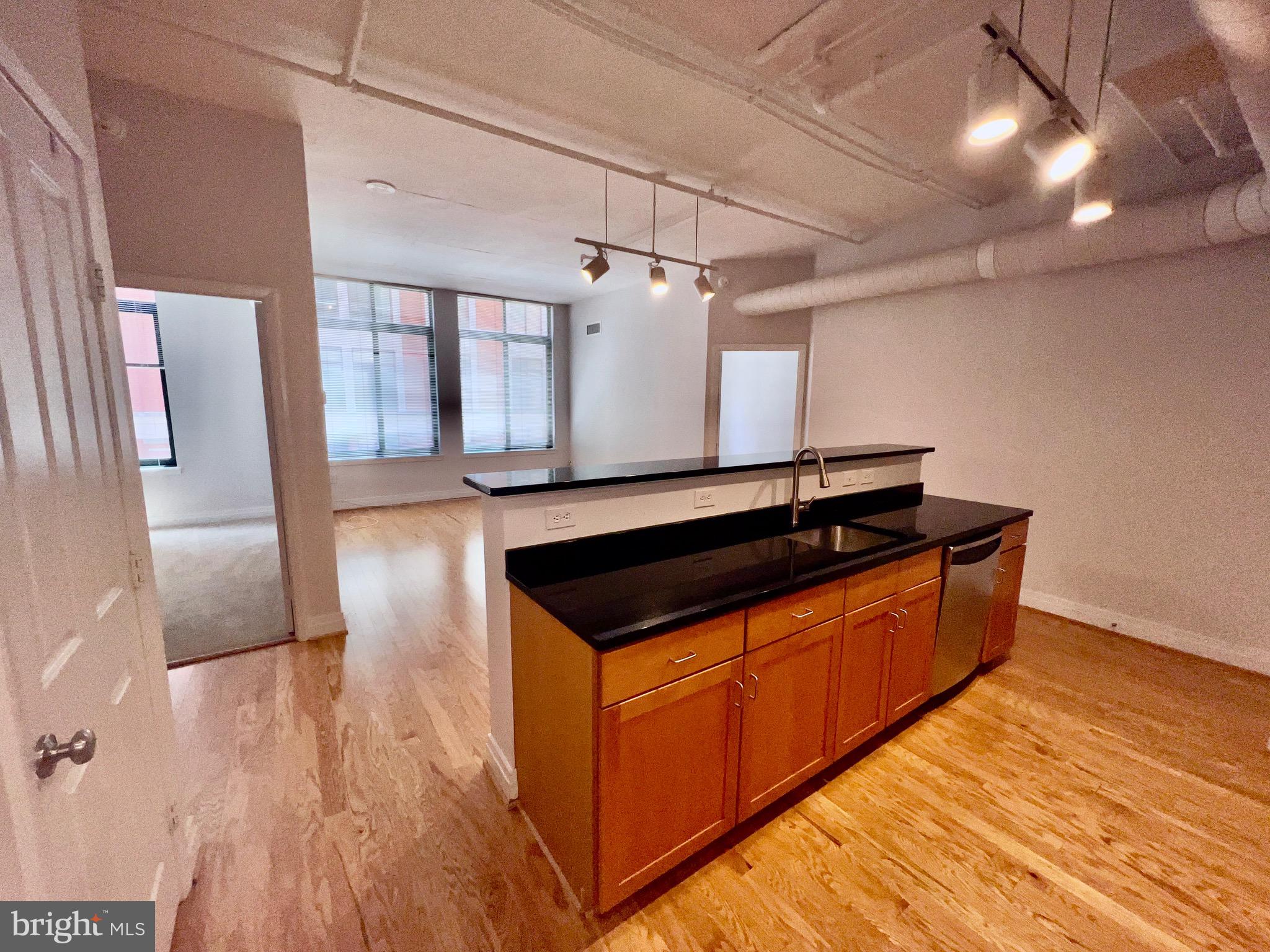 1205 N GARFIELD STREET 305