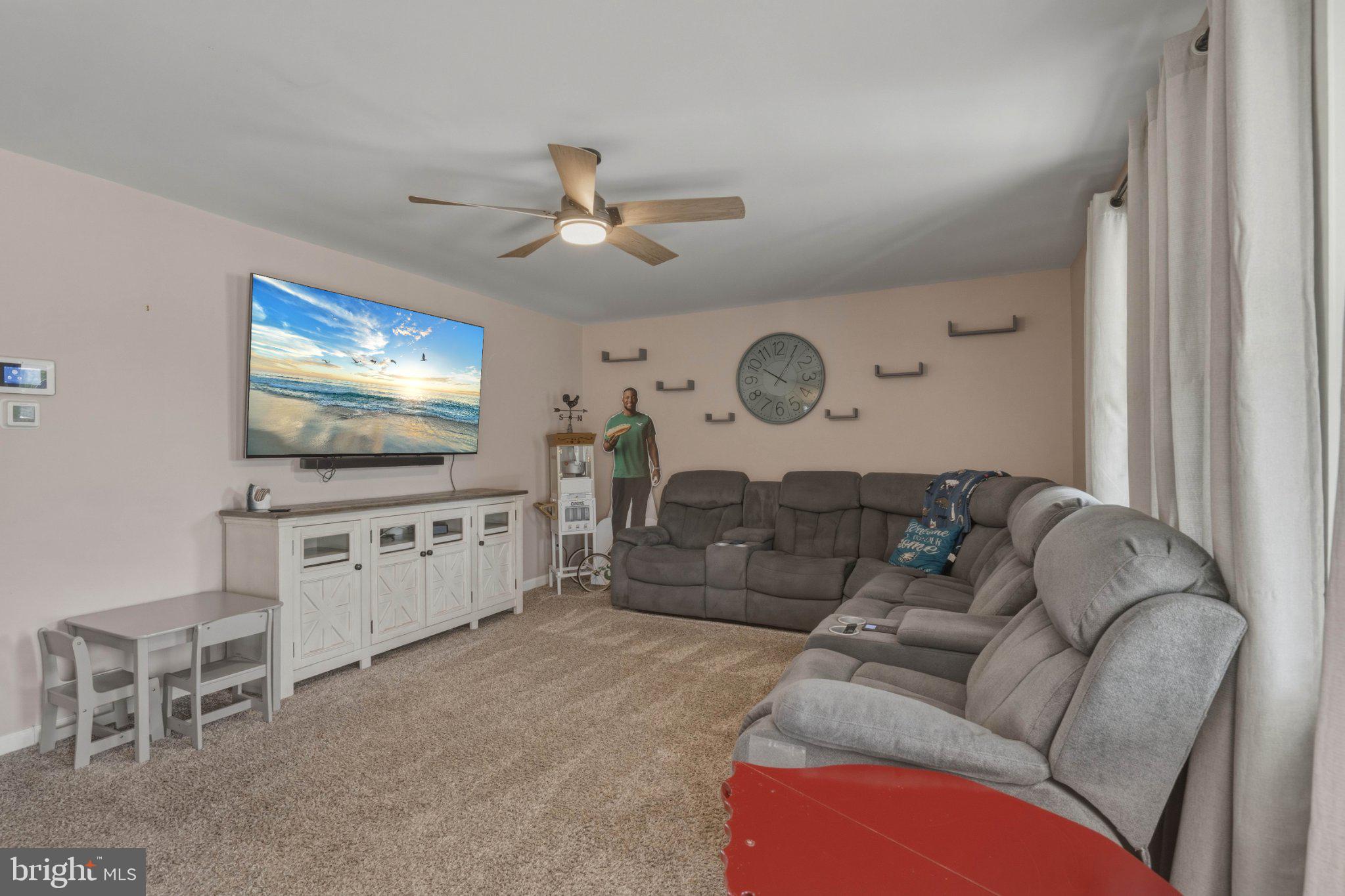 370 PEEK AVENUE