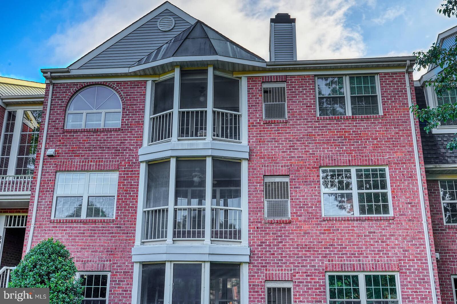 800 AMBER TREE COURT 204