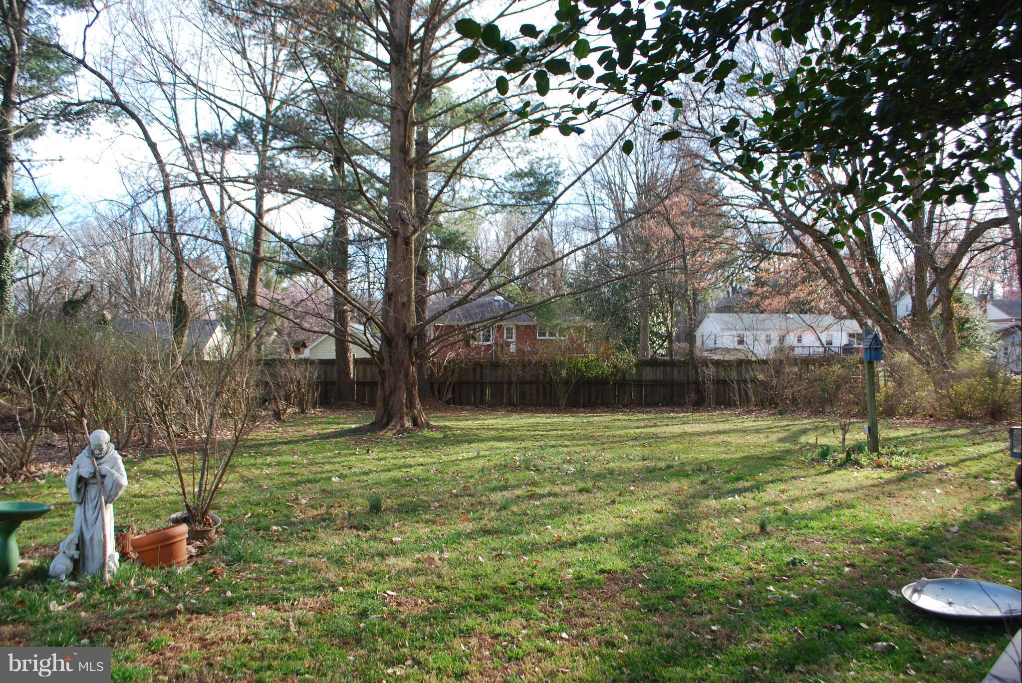 FAIRFAX ACRES - Residential