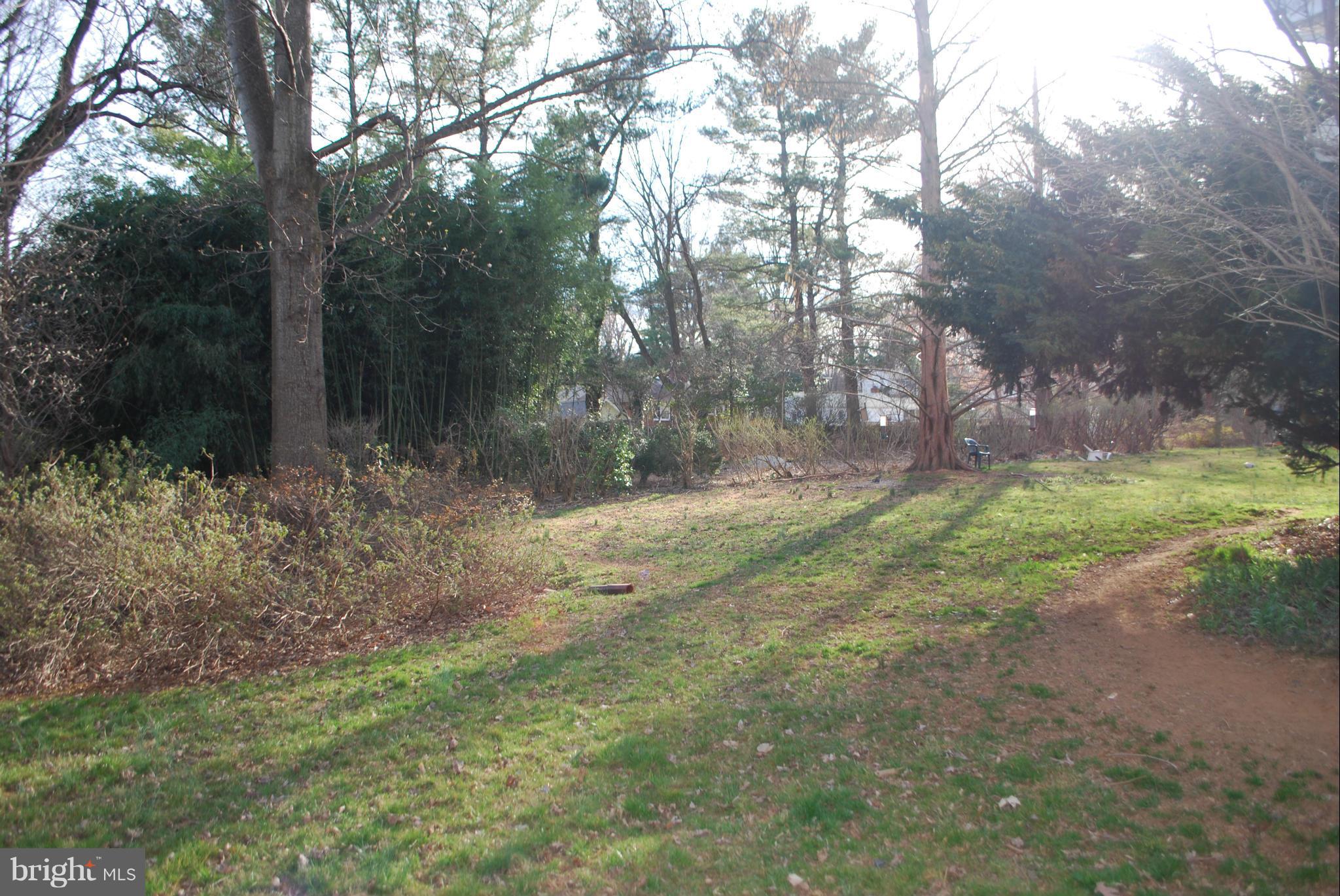 FAIRFAX ACRES - Residential