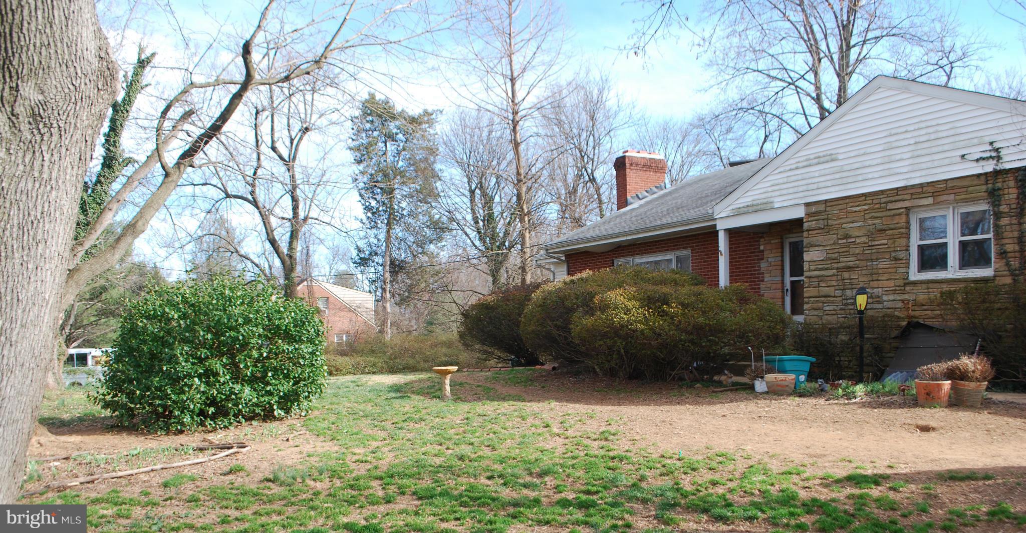 FAIRFAX ACRES - Residential