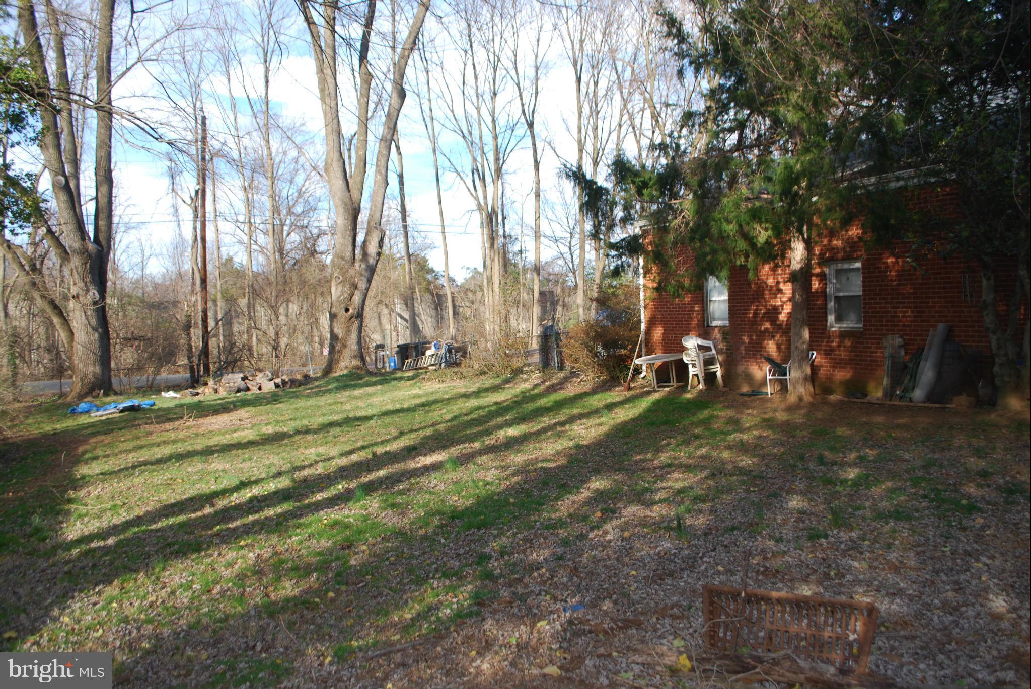 FAIRFAX ACRES - Residential