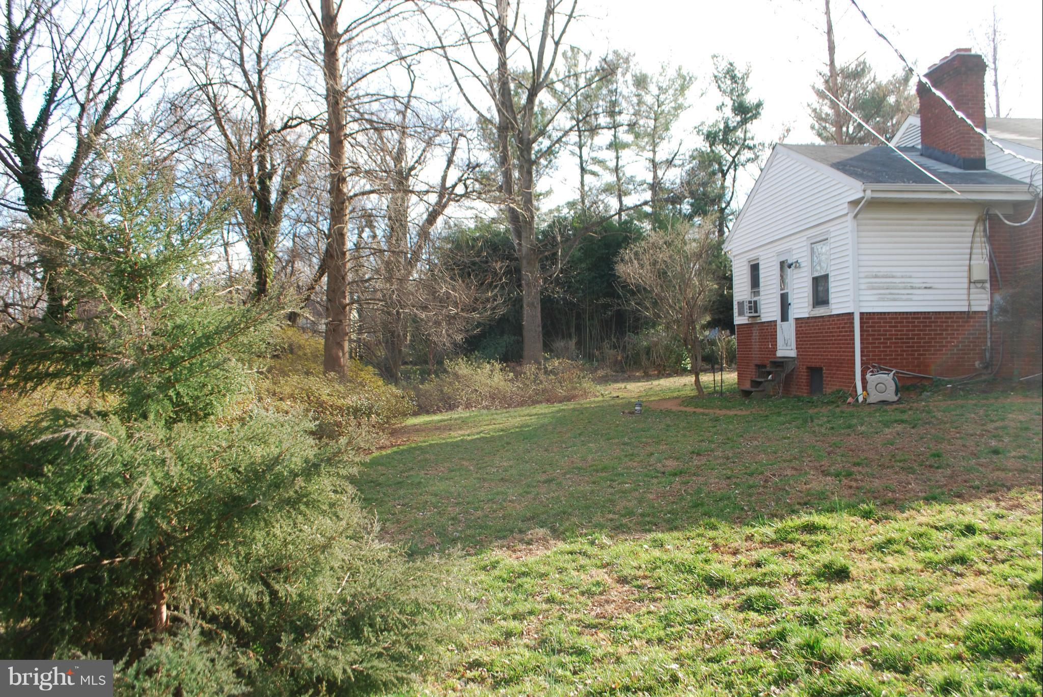 FAIRFAX ACRES - Residential