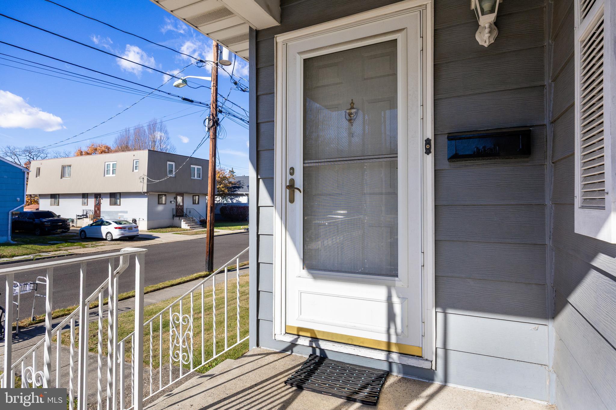 19 S CHESTNUT AVENUE