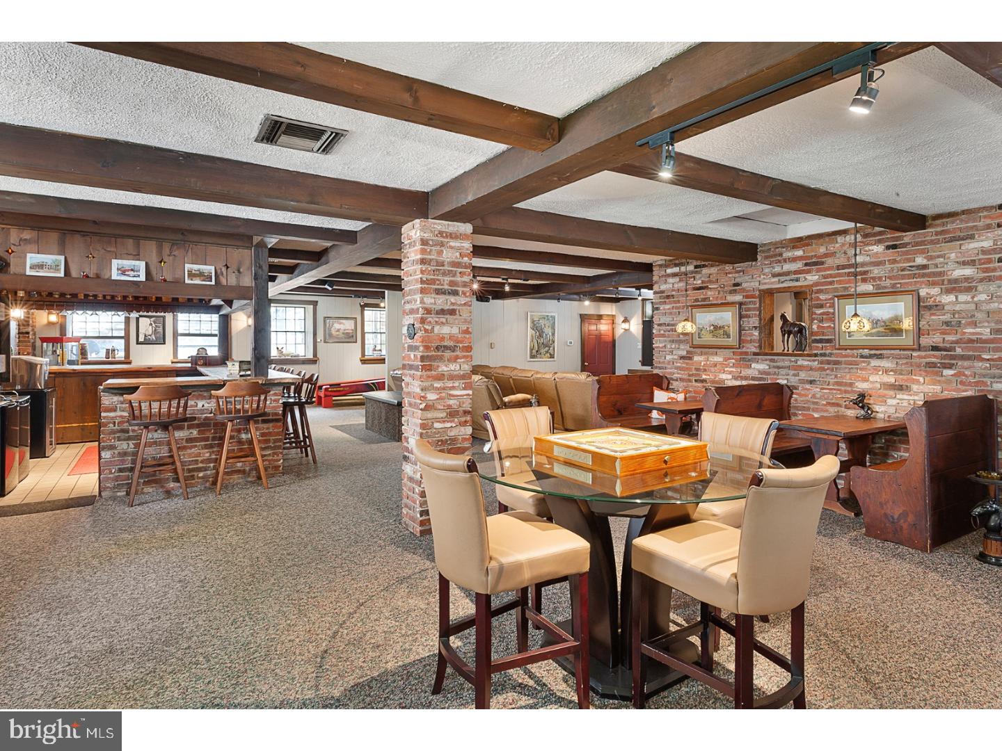 RADNOR HUNT - Residential