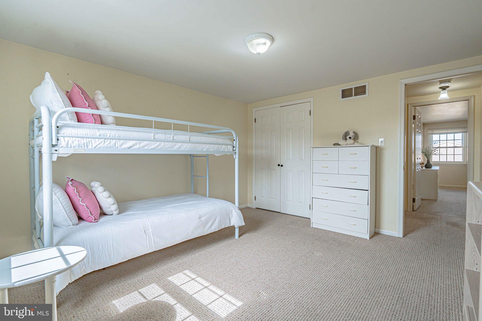 CLEARVIEW MANOR - Residential