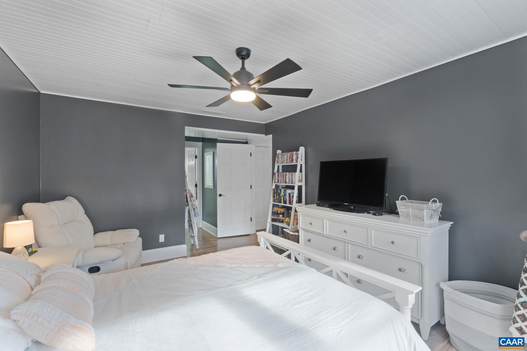 LAKE MONTICELLO - Residential