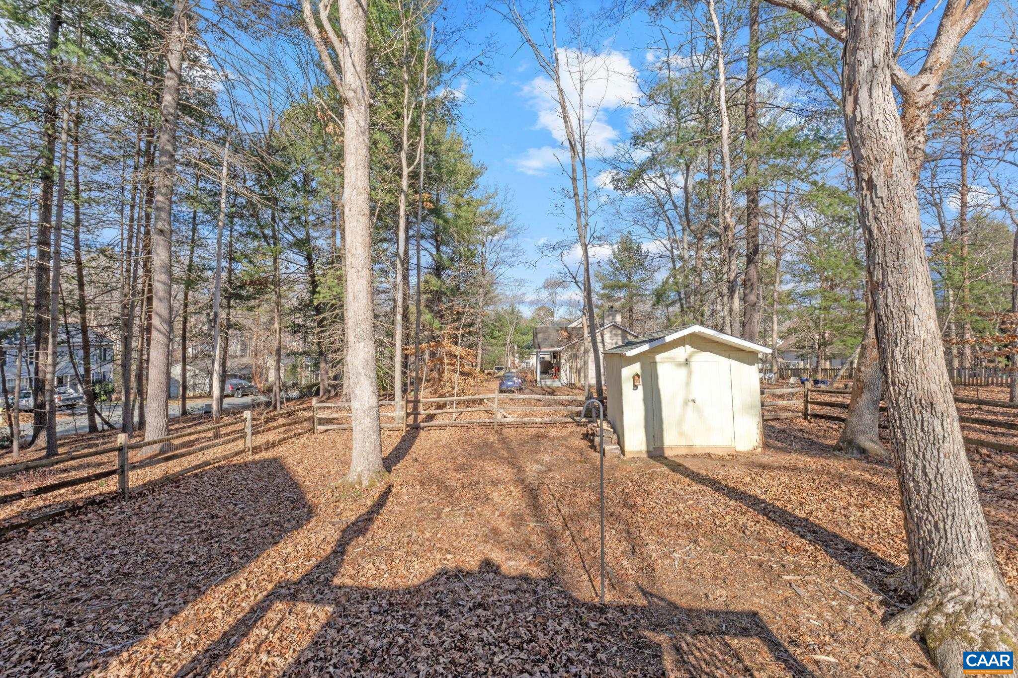 LAKE MONTICELLO - Residential