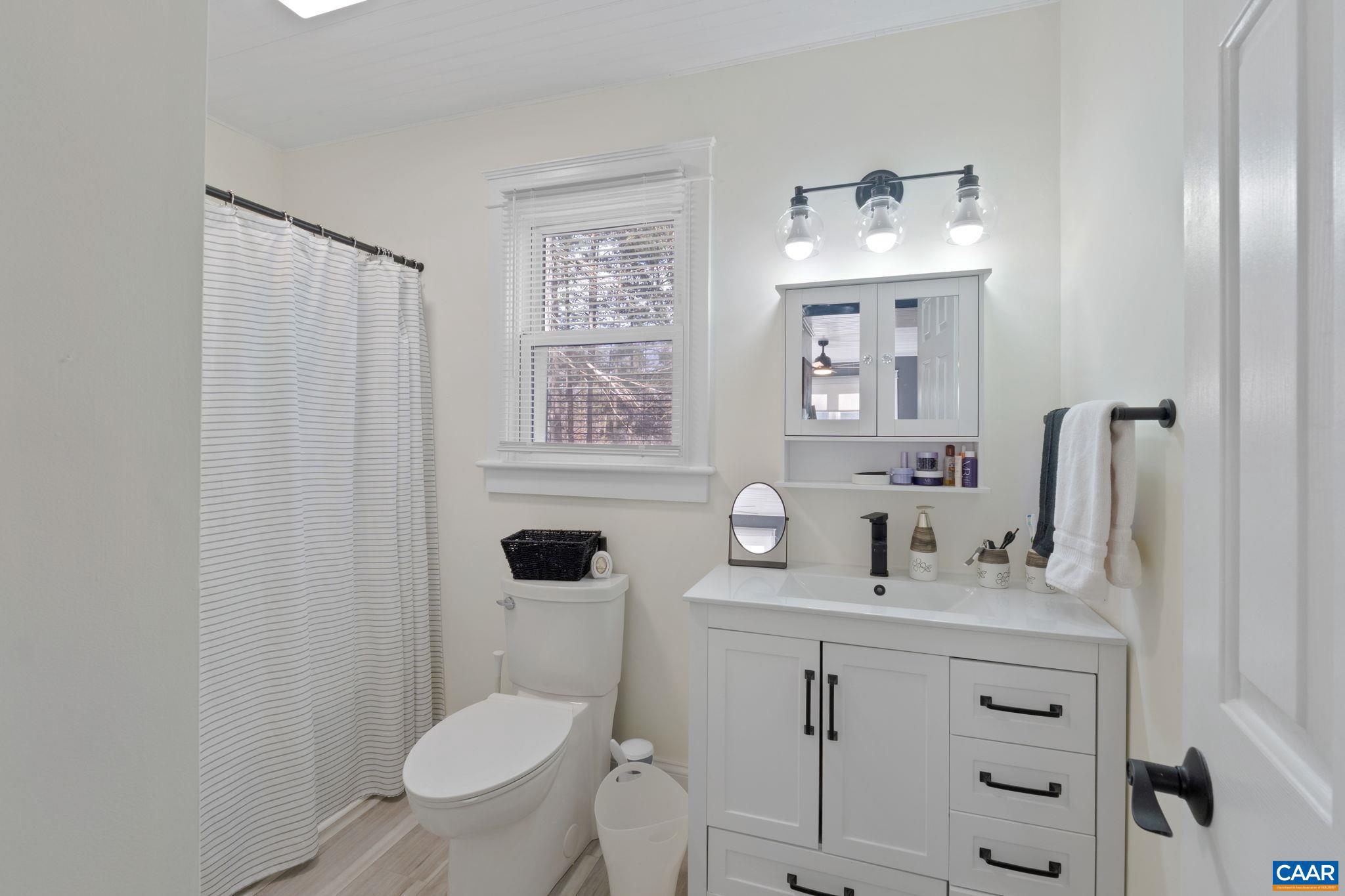 LAKE MONTICELLO - Residential