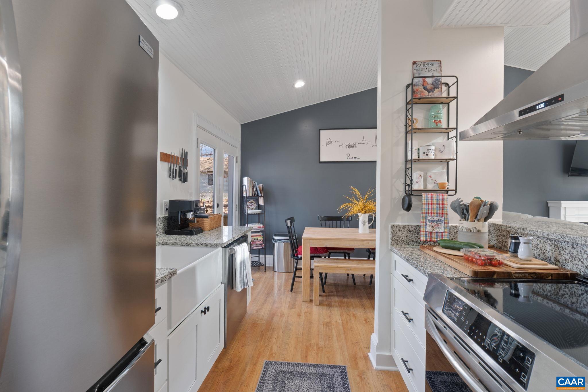 LAKE MONTICELLO - Residential