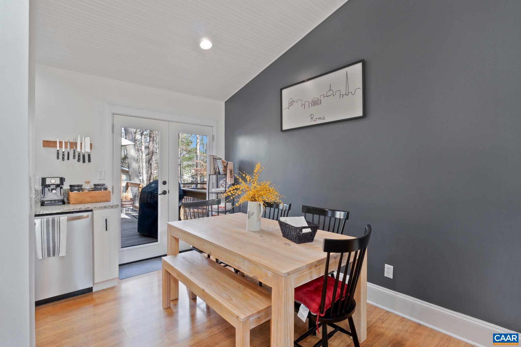 LAKE MONTICELLO - Residential