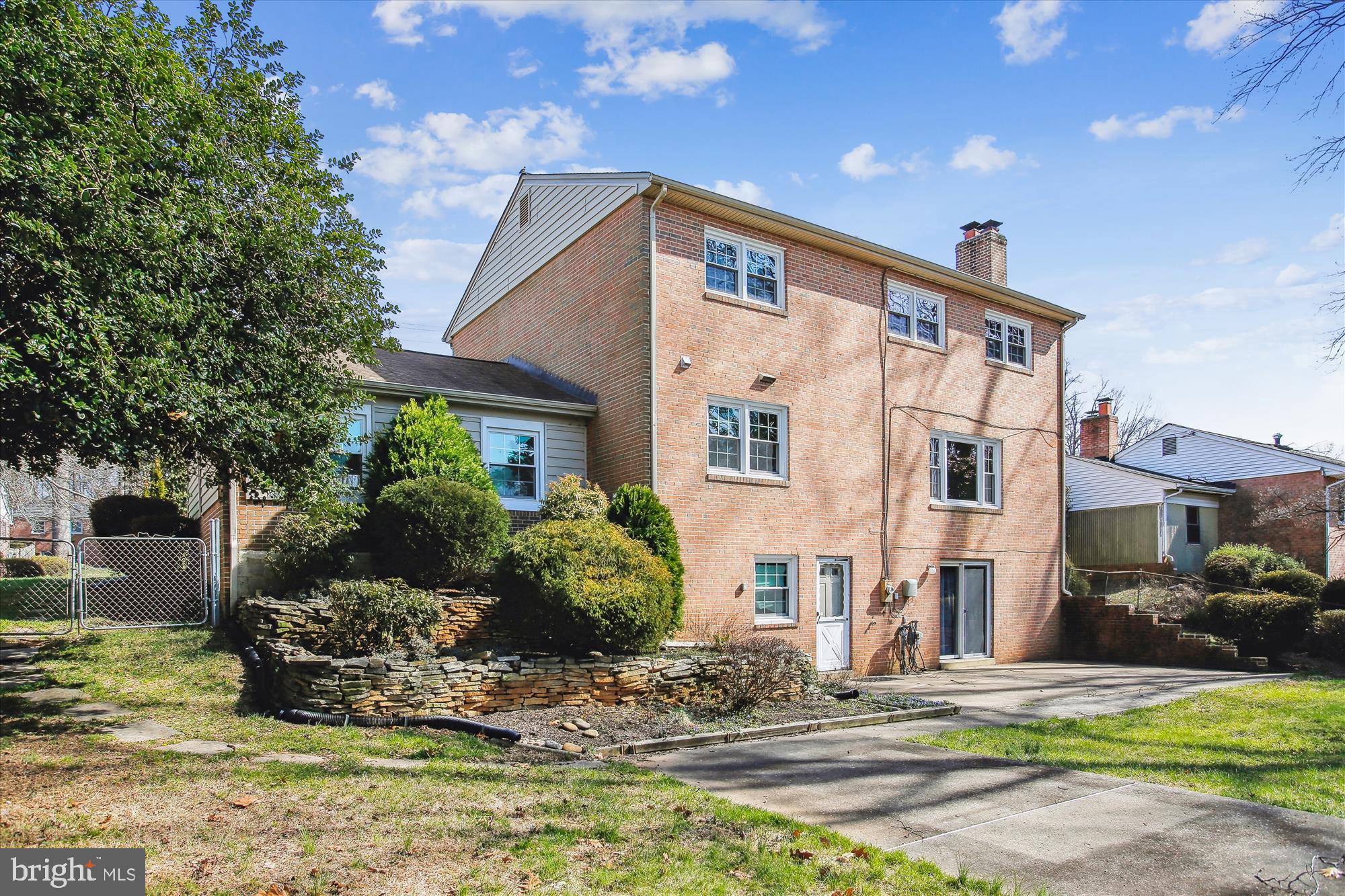 WESTWOOD PARK - Residential Lease