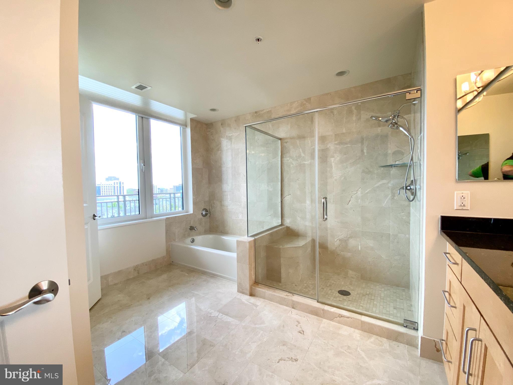 ONE PARK CREST CONDOMINIUM - Residential