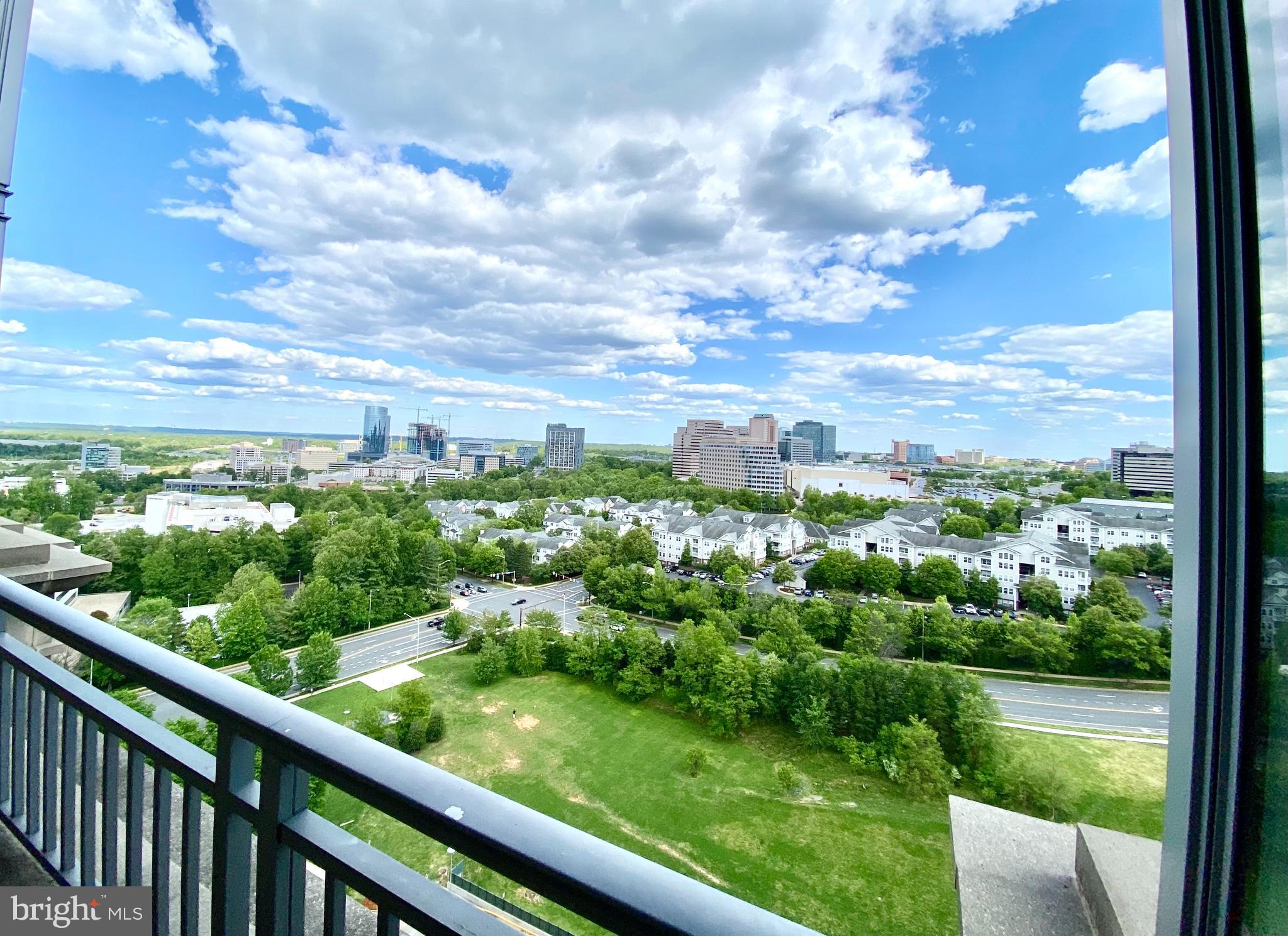 ONE PARK CREST CONDOMINIUM - Residential