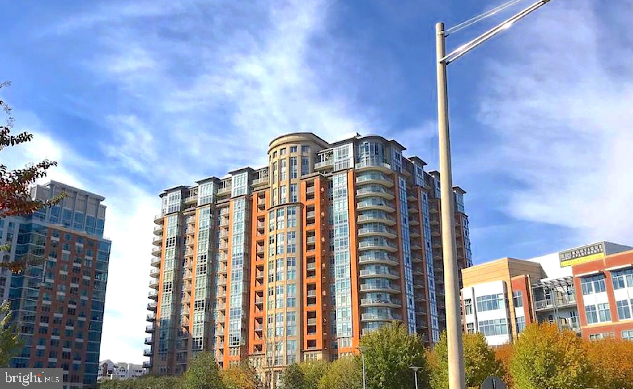 ONE PARK CREST CONDOMINIUM - Residential