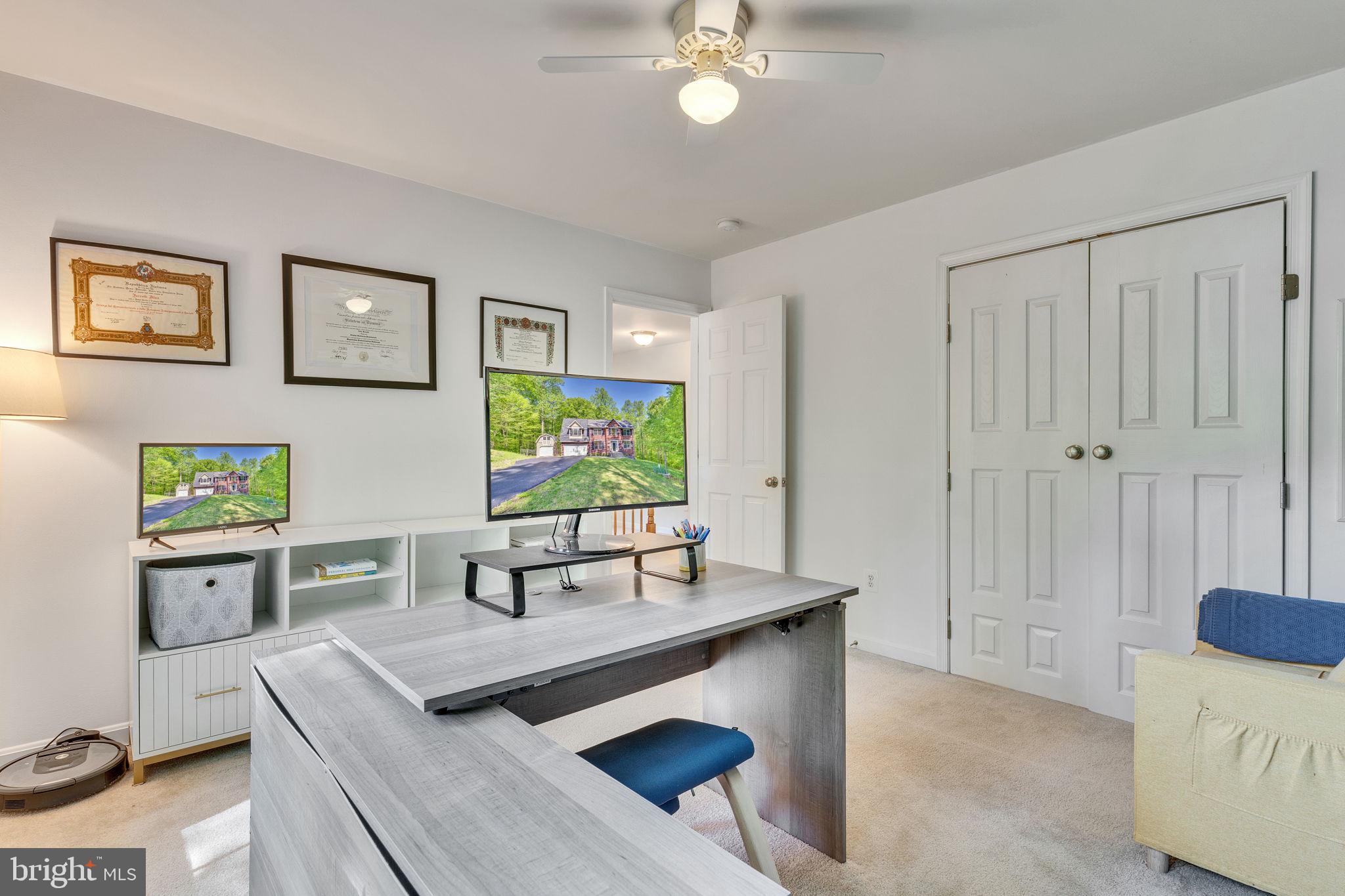 HOLBROOK ESTATES - Residential