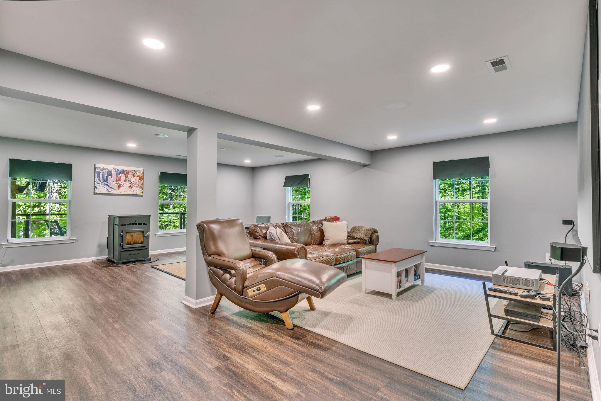 HOLBROOK ESTATES - Residential