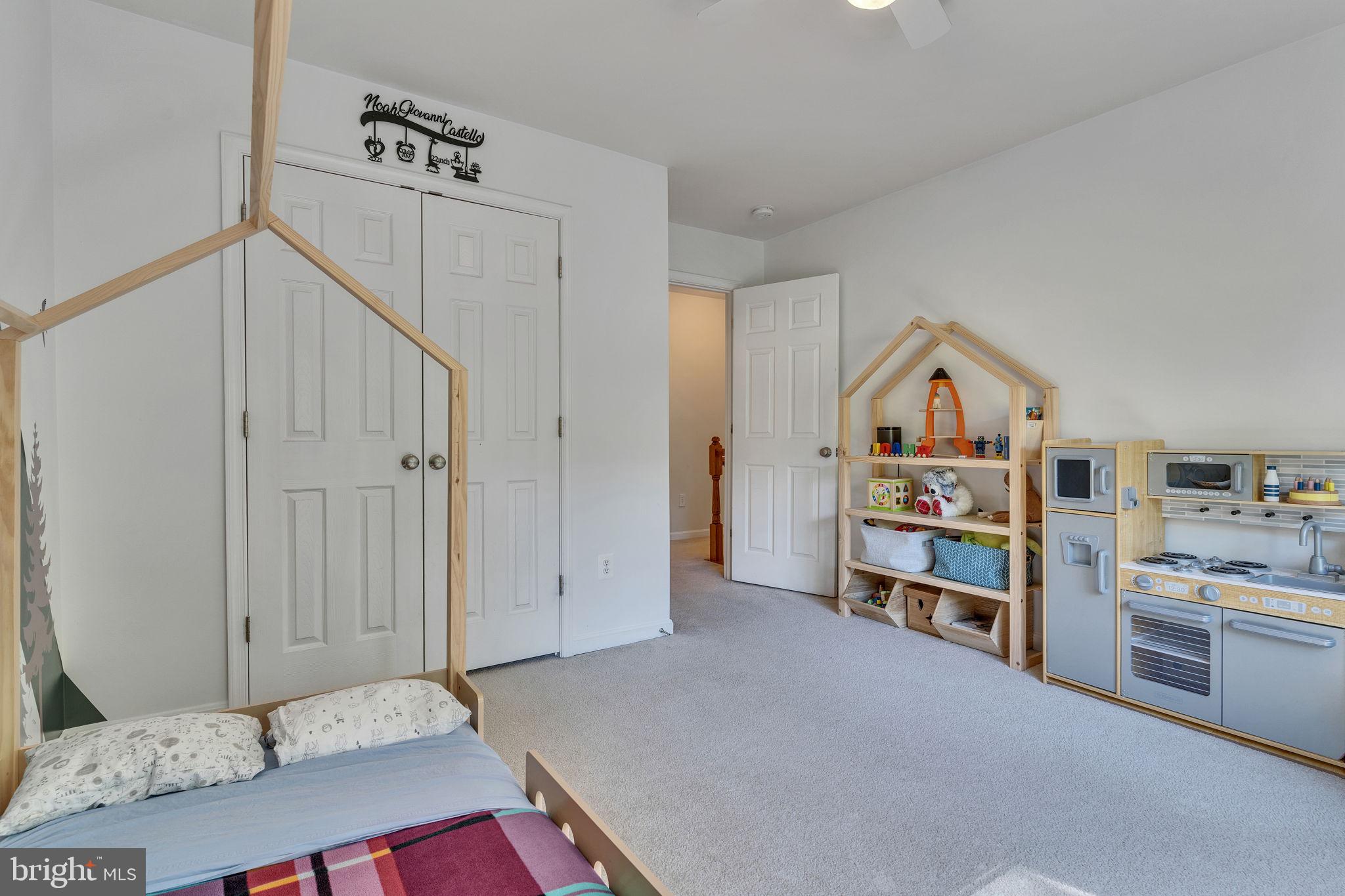 HOLBROOK ESTATES - Residential