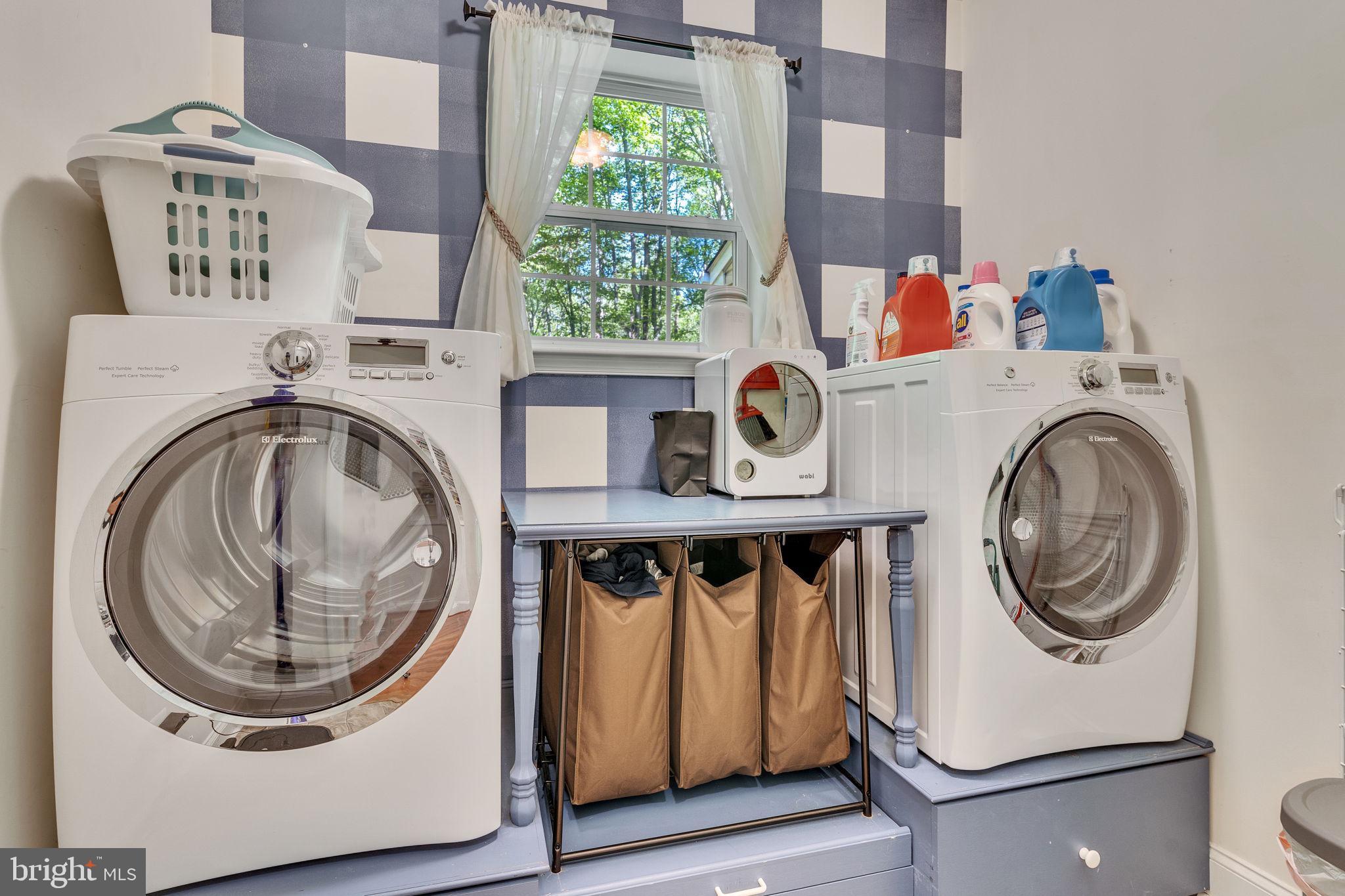 HOLBROOK ESTATES - Residential