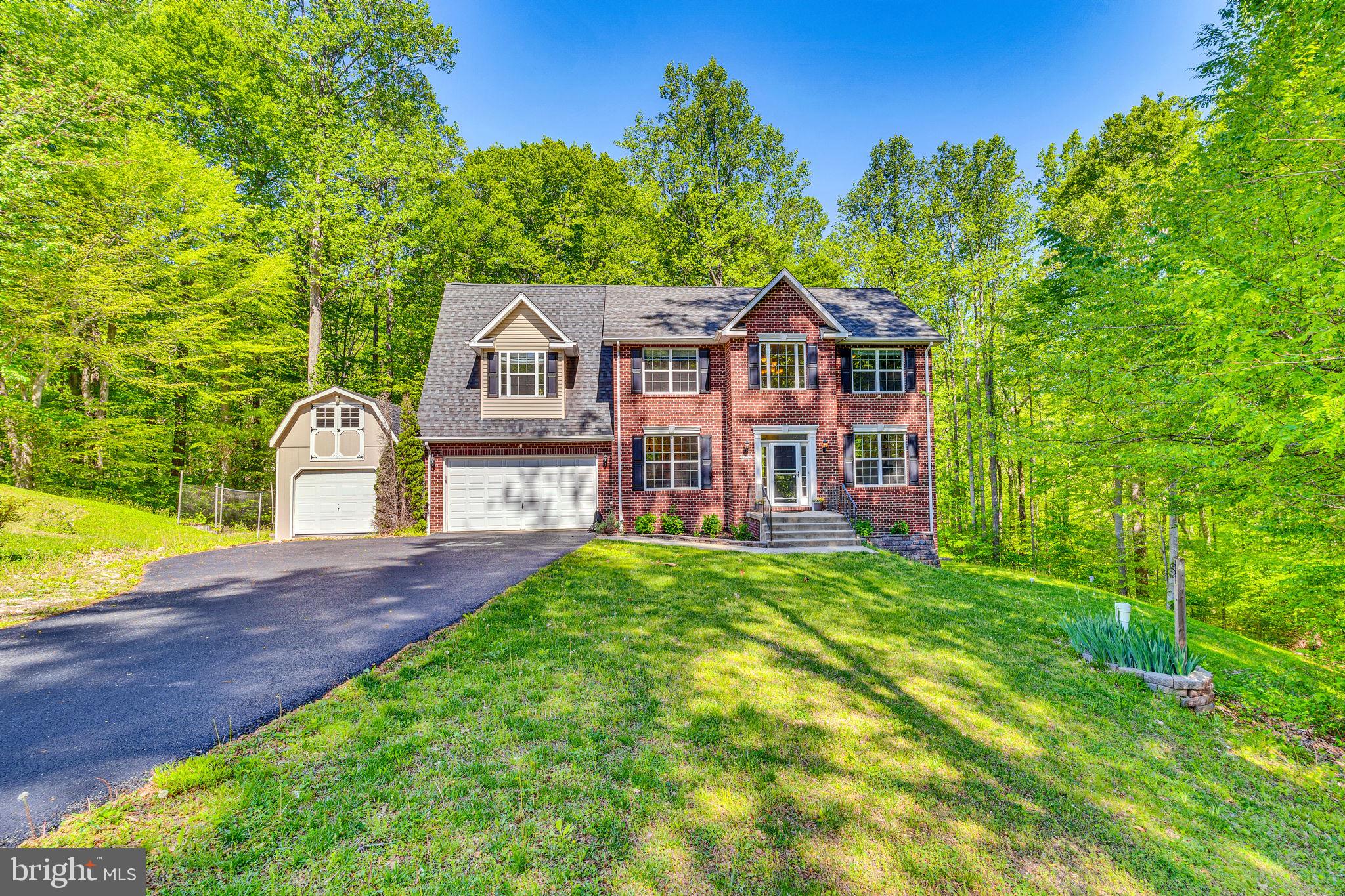 HOLBROOK ESTATES - Residential