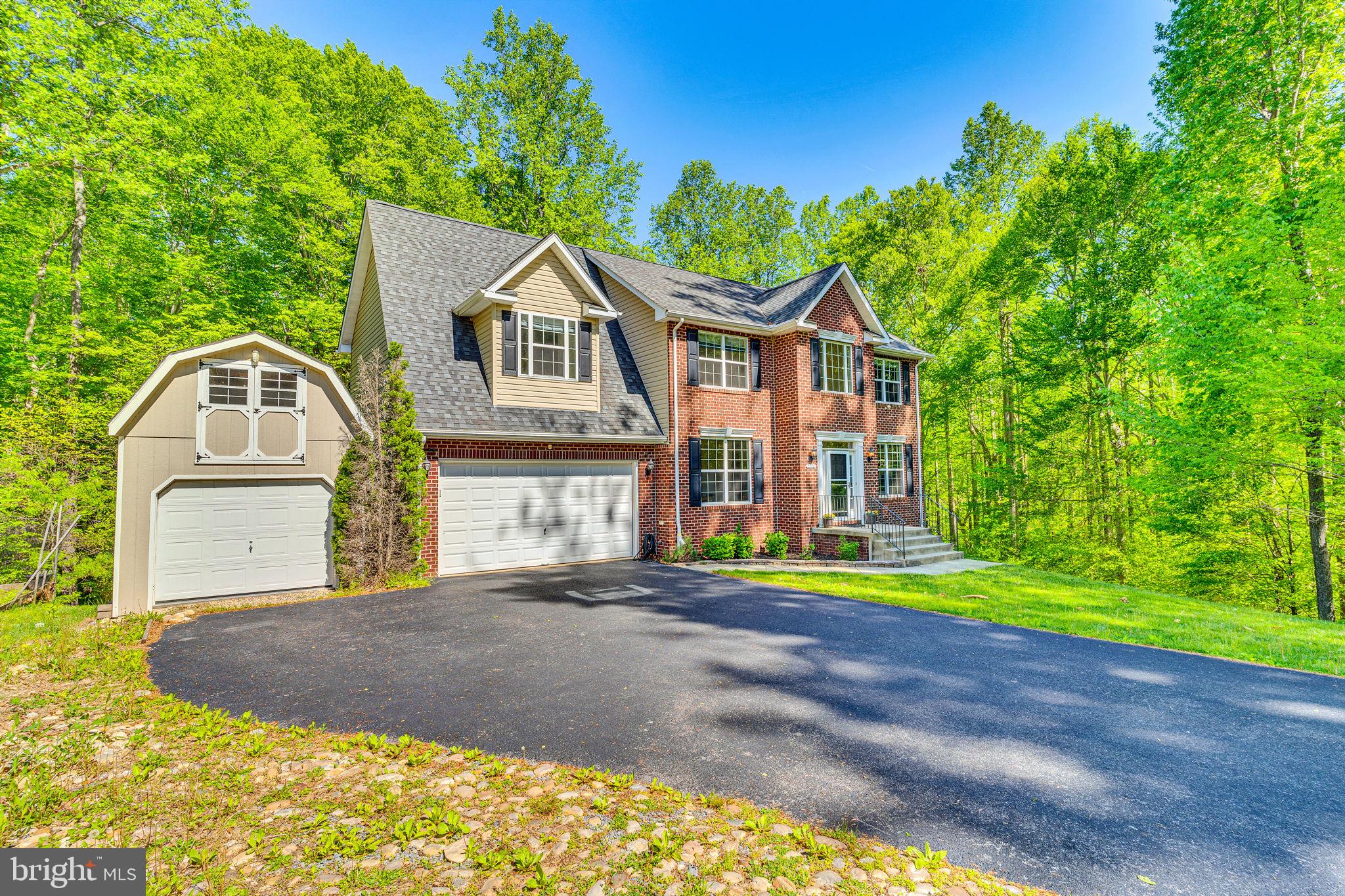 HOLBROOK ESTATES - Residential