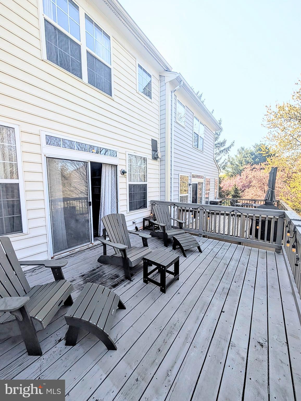 RIDGEFIELD - Residential