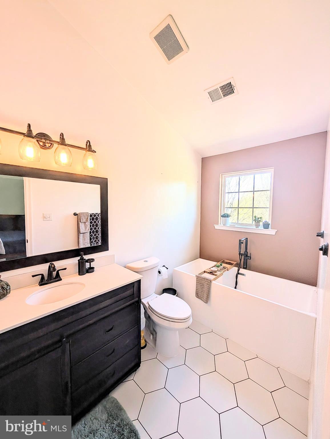 RIDGEFIELD - Residential